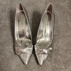 Greenwich Village size 40 silver heels